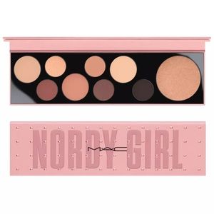 MAC Nordy Girl Eyeshadow Pallete